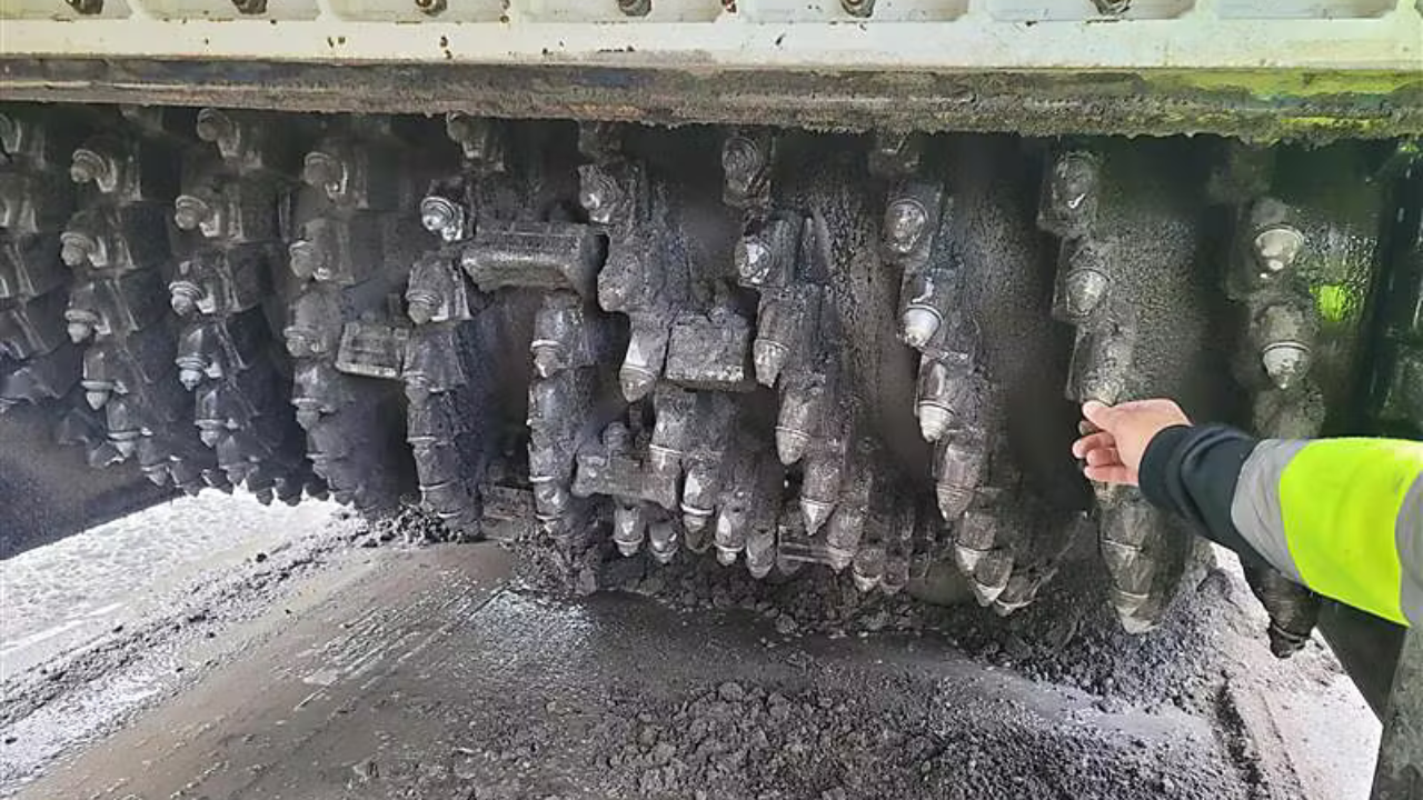 The Methods to Boost Efficiency During Asphalt and Concrete Milling Operations